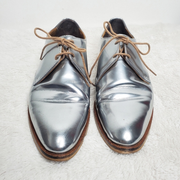 Everlane  E2 Shine Silver Modern Oxfords - Picture 5 of 16